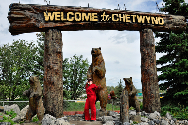 Karen Duquette being attacked by a big bear